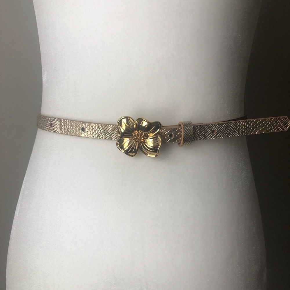 Lilly Pulitzer Gold Flower Belt - Small